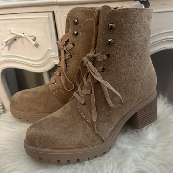 New Target Fall booties - Picture 2 of 8